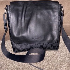 Coach Messenger cross body (Authentic Coach bag)